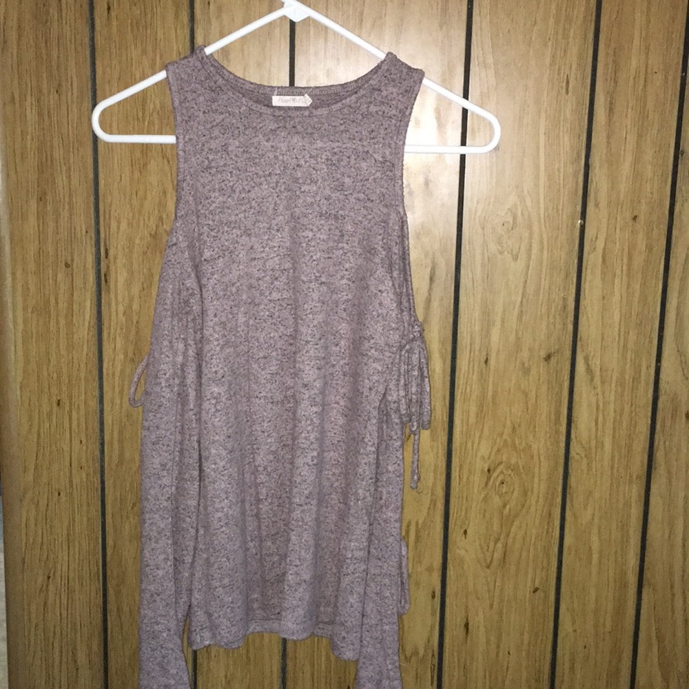 Tied long sleeve shirt